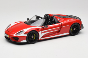 Porsche 918 Spyder Weissach Package Red White Stripes Minichamps 1:18 110062442-O1 Diecast