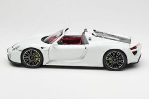 Porsche 918 Spyder White Minichamps 1:18 110062436 Diecast - image 4 of 8