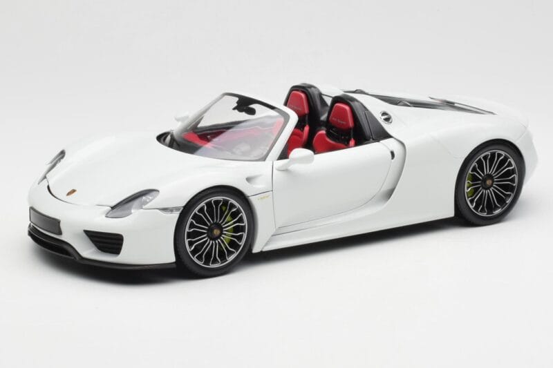 Porsche 918 Spyder White Minichamps 1:18 110062436 Diecast