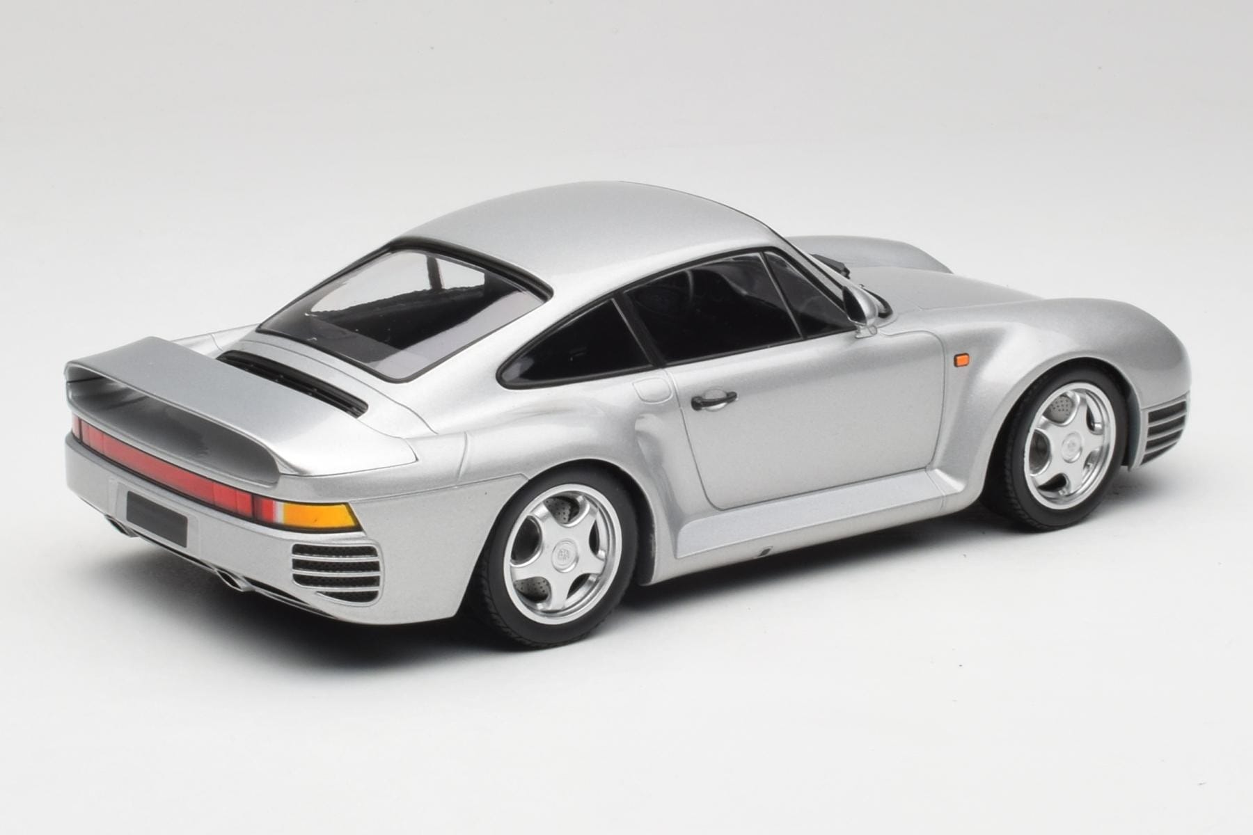 Porsche 959 Silver Metallic Minichamps 1:18