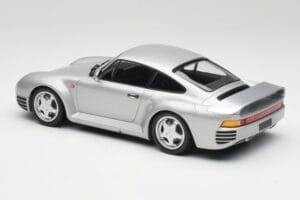Porsche 959 Silver Metallic Minichamps 1:18 155066201 Diecast - image 5 of 6