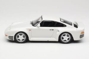 Porsche 959 White Metallic Minichamps 1:18 155066206 Diecast - image 3 of 6
