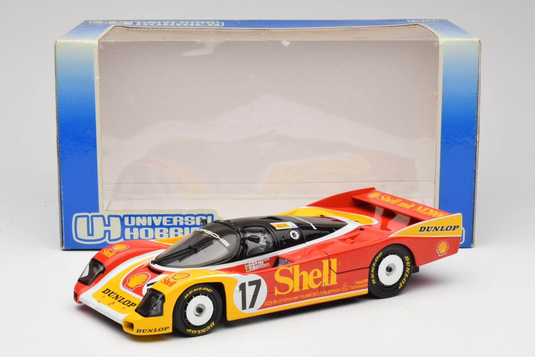 Porsche 962C Le Mans 1988 #17 1:18 Diecast