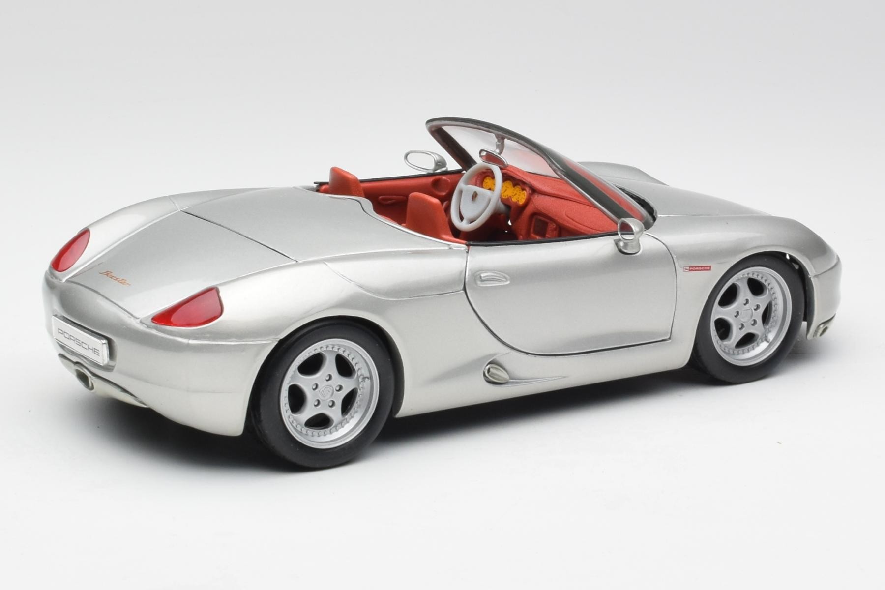 Maisto Porsche Boxster 986 1:18 Diecast Silver