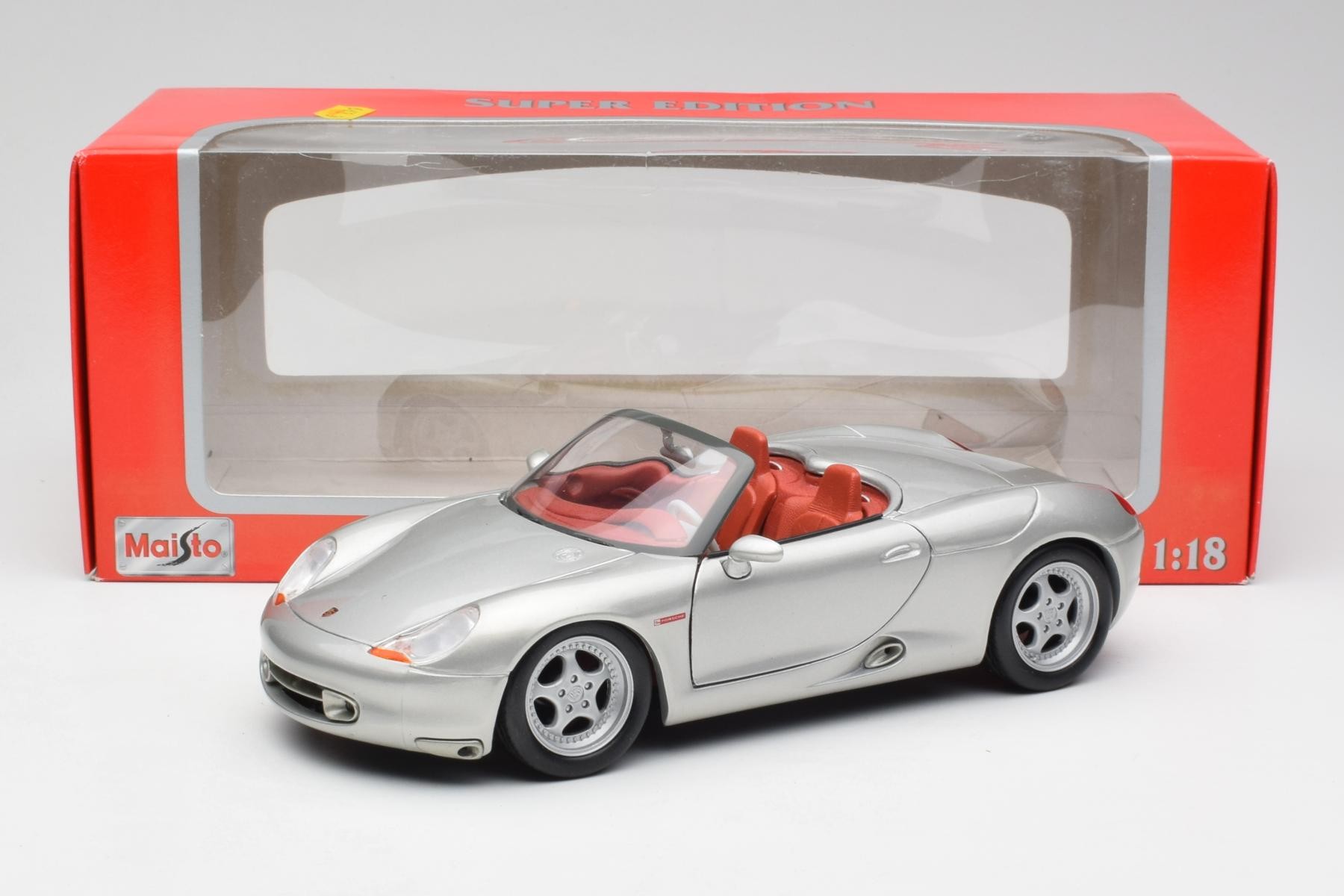 Maisto Porsche Boxster 986 1:18 Diecast Silver