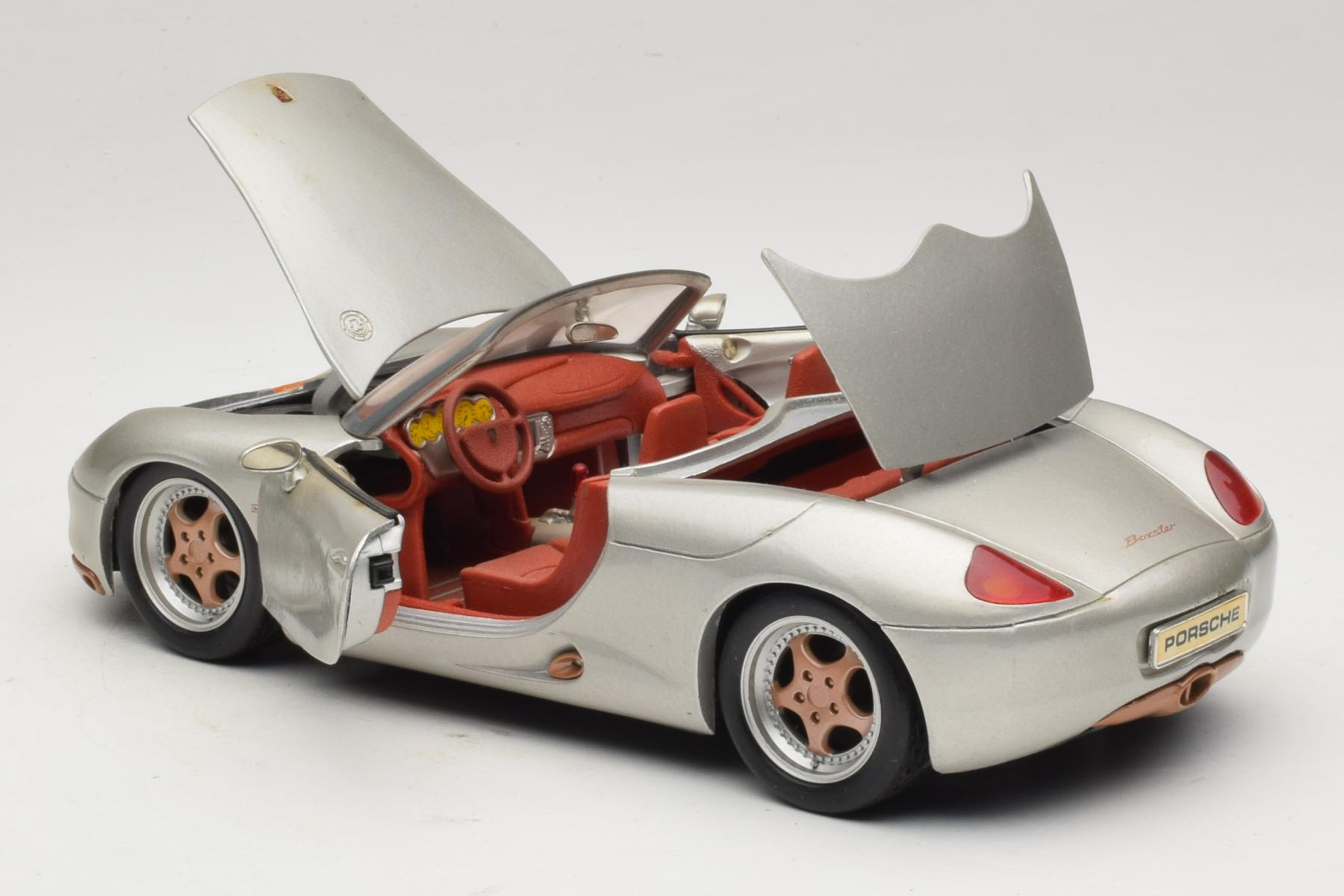Maisto Porsche Boxster 986 Concept 1:18 Diecast Silver