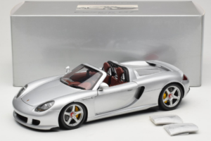 Porsche Carrera GT Silver Metallic Minichamps 1:18 WAP02103014 Diecast - image 8 of 8