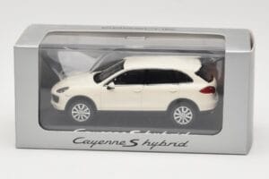 Porsche Cayenne 958 S Hybrid White Minichamps 1:43 WAP0200040B Diecast - image 4 of 4