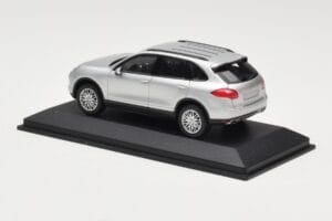 Porsche Cayenne 958 Silver Minichamps 1:43 WAP0200020B Diecast - image 3 of 4