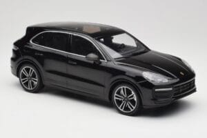 Porsche Cayenne 958 Turbo S Black Minichamps 1:18 155066070 Diecast - image 4 of 6
