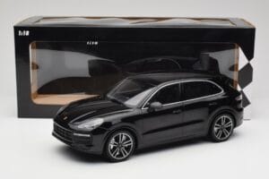 Porsche Cayenne 958 Turbo S Black Minichamps 1:18 155066070 Diecast - image 6 of 6