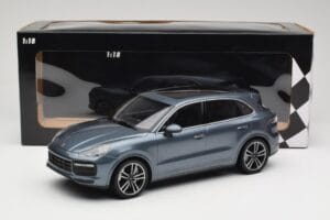 Porsche Cayenne 958 Turbo S Blue Metallic Minichamps 1:18 155066071 Diecast - image 6 of 6