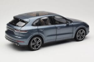 Porsche Cayenne 958 Turbo S Blue Metallic Minichamps 1:18 110066070 Diecast - image 3 of 8
