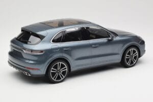 Porsche Cayenne 958 Turbo S Blue Metallic Minichamps 1:18 155066071 Diecast - image 2 of 6