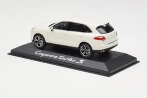 Porsche Cayenne 958 Turbo S White Minichamps 1:43 WAP0200220C Diecast - image 3 of 4