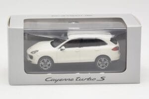 Porsche Cayenne 958 Turbo S White Minichamps 1:43 WAP0200220C Diecast - image 4 of 4