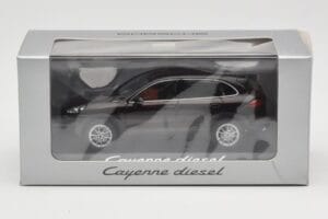 Porsche Cayenne 958 Diesel Acajou Brown Minichamps 1:43 WAP0200030E Diecast - image 4 of 4