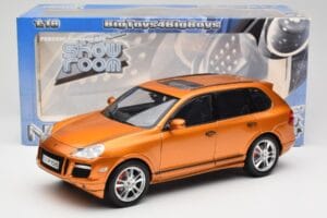Porsche Cayenne GTS Lava Orange Norev 1:18 187535 Diecast - image 8 of 8