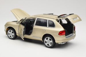 Porsche Cayenne S 955 Beige Maisto 1:18 WAPC2100213 Diecast - image 5 of 8