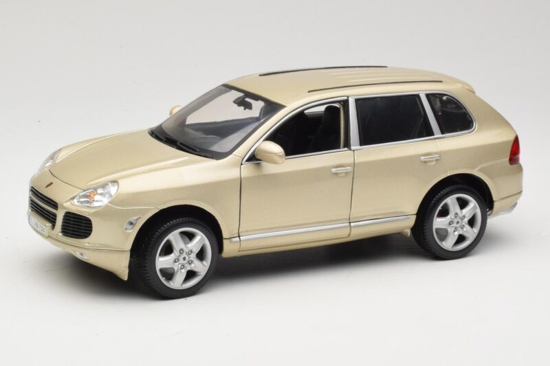 Porsche Cayenne S 955 Beige Maisto 1:18 WAPC2100213 Diecast