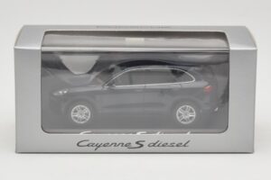 Porsche Cayenne 958 S Diesel Blue Metallic Minichamps 1:43 WAP0200080E Diecast - image 4 of 4
