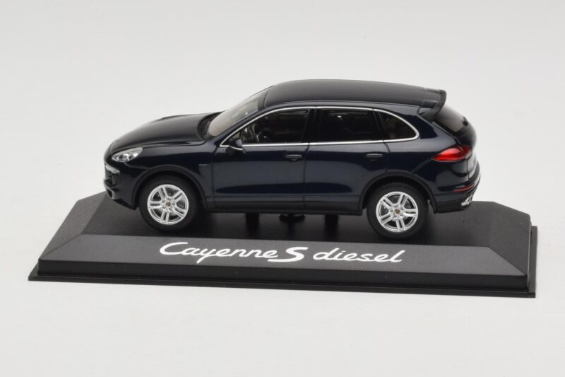 Porsche Cayenne 958 S Diesel Blue Metallic Minichamps 1:43 Porsche Cayenne 958 S Diesel Blue Metallic Minichamps 1:43 WAP0200080E Diecast