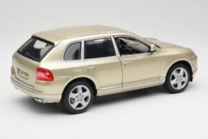 Porsche Cayenne Turbo 955 Beige Maisto 1:18 WAP02100113 Diecast - image 3 of 8