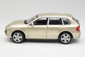 Porsche Cayenne Turbo 955 Beige Maisto 1:18 WAP02100113 Diecast - image 4 of 8