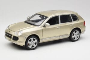 Porsche Cayenne Turbo 955 Beige Maisto 1:18 WAP02100113 Diecast