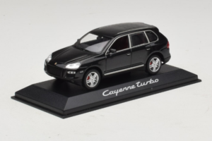 Porsche Cayenne Turbo Dark Green Metallic Minichamps 1:43 WAP02061117 Diecast - image 2 of 5