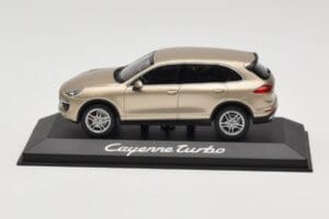Porsche Cayenne 958 Turbo Gold Minichamps 1:43 WAP0200050E Diecast
