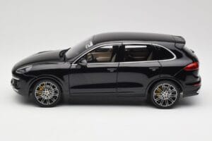 Porsche Cayenne Turbo S 958 Black Metallic Minichamps 1:18 110064000 Diecast - image 4 of 8