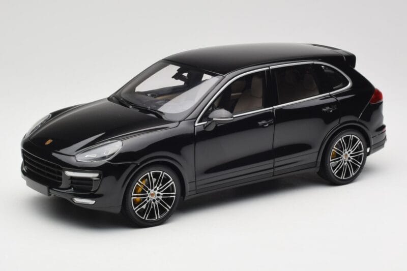 Porsche Cayenne Turbo S 958 Black Metallic Minichamps 1:18 110064000 Diecast