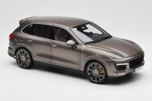 Porsche Cayenne E2 Turbo S Umbra Metallic Minichamps 1:18 WAP0213020F Diecast - image 6 of 8