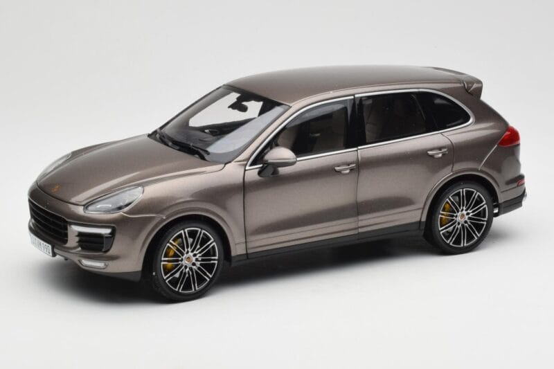 Porsche Cayenne E2 Turbo S Umbra Metallic Minichamps 1:18 WAP0213020F Diecast