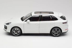 Porsche Cayenne 9YA Turbo White Metallic Minichamps 1:18 155042560 Diecast - image 4 of 8