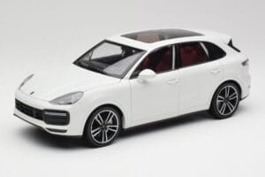 Porsche Cayenne 9YA Turbo White Metallic Minichamps 1:18 155042560 Diecast