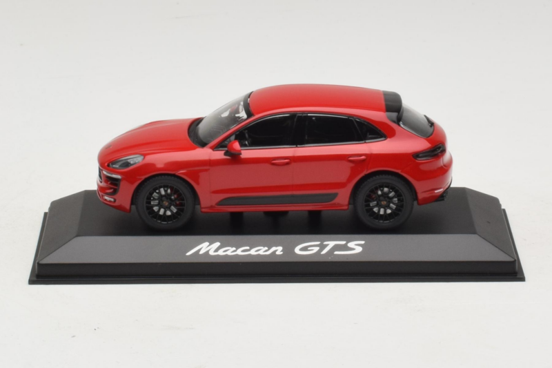 Porsche Macan 95B GTS Red Minichamps 1:43 WAP0206030G Diecast
