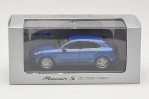 Porsche Macan 95B S Blue World Premiere Minichamps 1:43 WAP0201550E Diecast - image 4 of 4