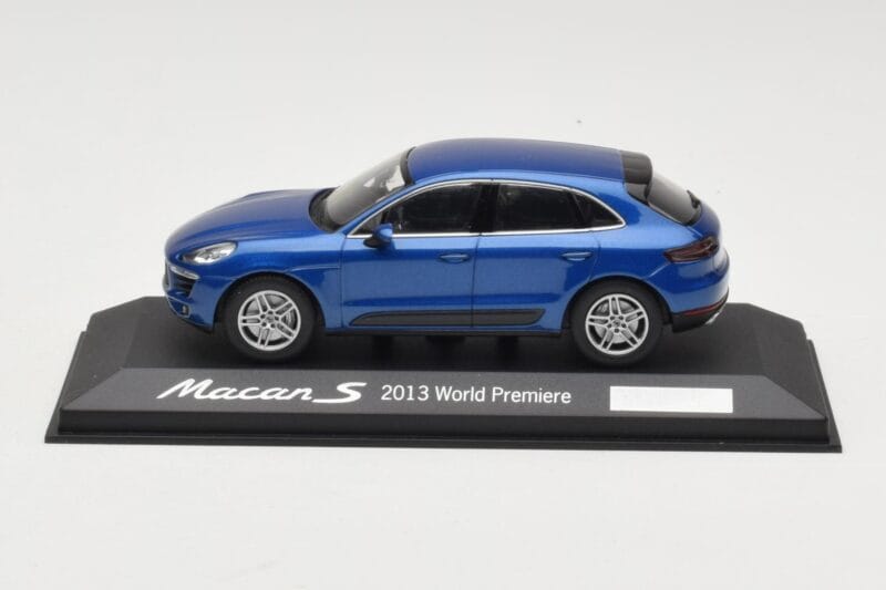 Porsche Macan 95B S Blue World Premiere Minichamps 1:43 WAP0201550E Diecast