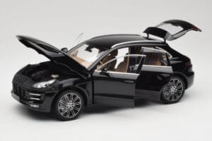 Porsche Macan Turbo 95B Black Metallic Minichamps 1:18 110062502 Diecast - image 2 of 8