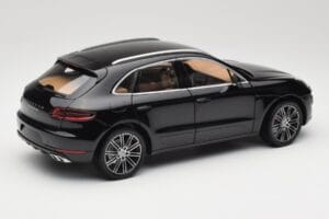 Porsche Macan Turbo 95B Black Metallic Minichamps 1:18 110062502 Diecast - image 3 of 8