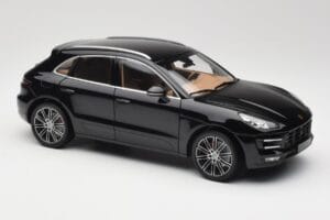 Porsche Macan Turbo 95B Black Metallic Minichamps 1:18 110062502 Diecast - image 6 of 8