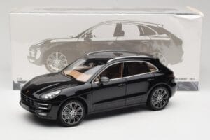 Porsche Macan Turbo 95B Black Metallic Minichamps 1:18 110062502 Diecast - image 8 of 8