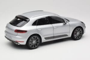 Porsche Macan Turbo 95B Silver Minichamps 1:18 110062504 Diecast - image 3 of 8
