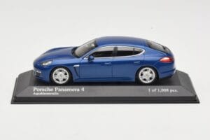 Porsche Panamera 970 4S Blue Metallic Minichamps 1:43 WAP0200419 Diecast