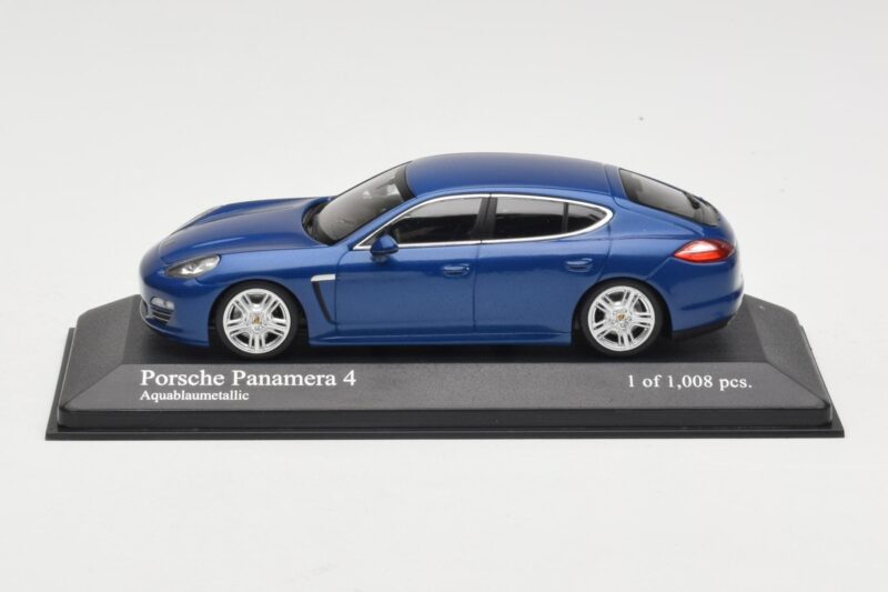 Porsche Panamera 970 4S Blue Metallic Minichamps 1:43 Porsche Panamera 970 4S Blue Metallic Minichamps 1:43 WAP0200419 Diecast