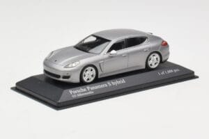 Porsche Panamera 970 S Hybrid Silver Minichamps 1:43 400068250 Diecast - image 2 of 4