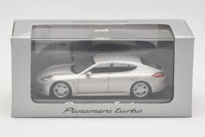 Porsche Panamera 970 Turbo Beige Minichamps 1:43 WAP0200519 Diecast - image 4 of 4