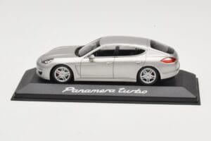 Porsche Panamera 970 Turbo Beige Minichamps 1:43 WAP0200519 Diecast